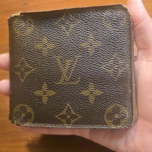 Louis Vuitton Monogram Bi-Fold Wallet ML0901 Authentic, Leather As-Is